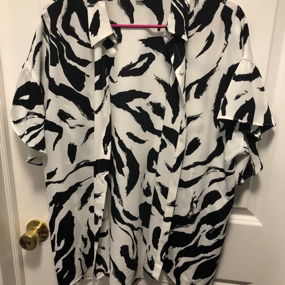 Nine West Blouse with black & white print